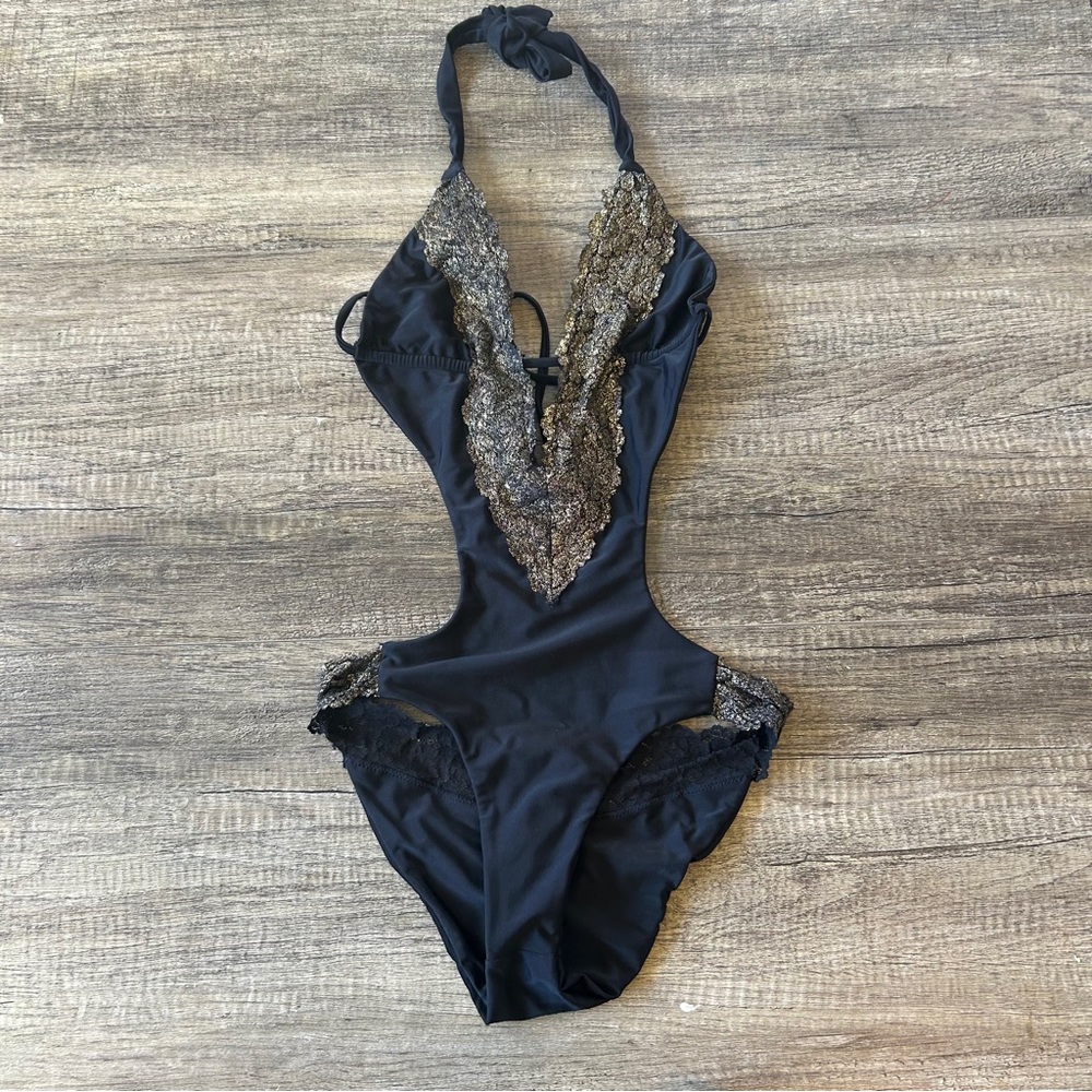 Beach Bunny monokini gold and black swimsuit Size M
